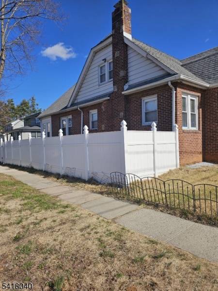 Summit St Linden City New Jersey Single-Family