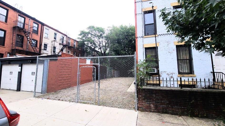 Welcome to Brooklyn ! This is a land of opportunity and it could actually be yours.