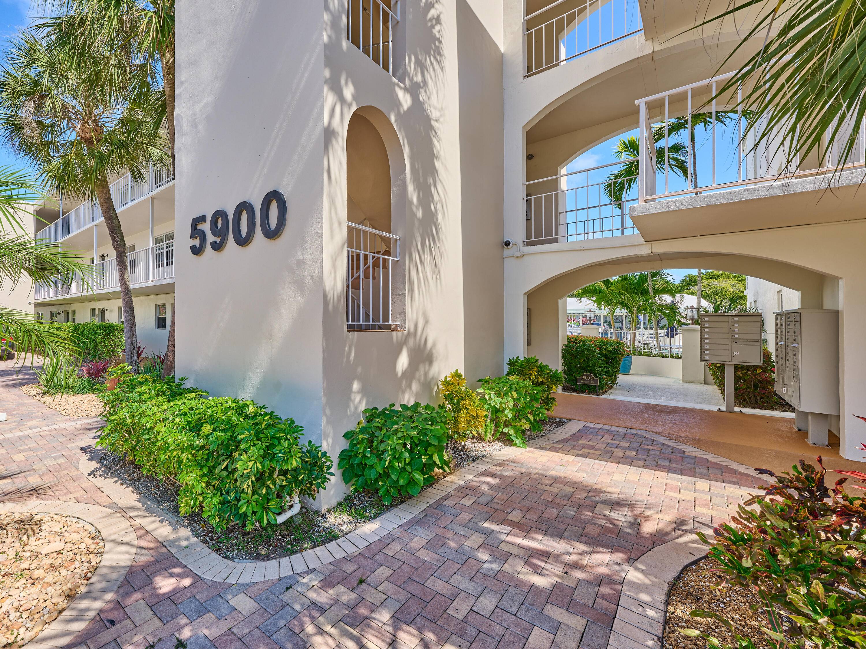 SELLER MOTIVATED ! Welcome to waterfront living at its finest !