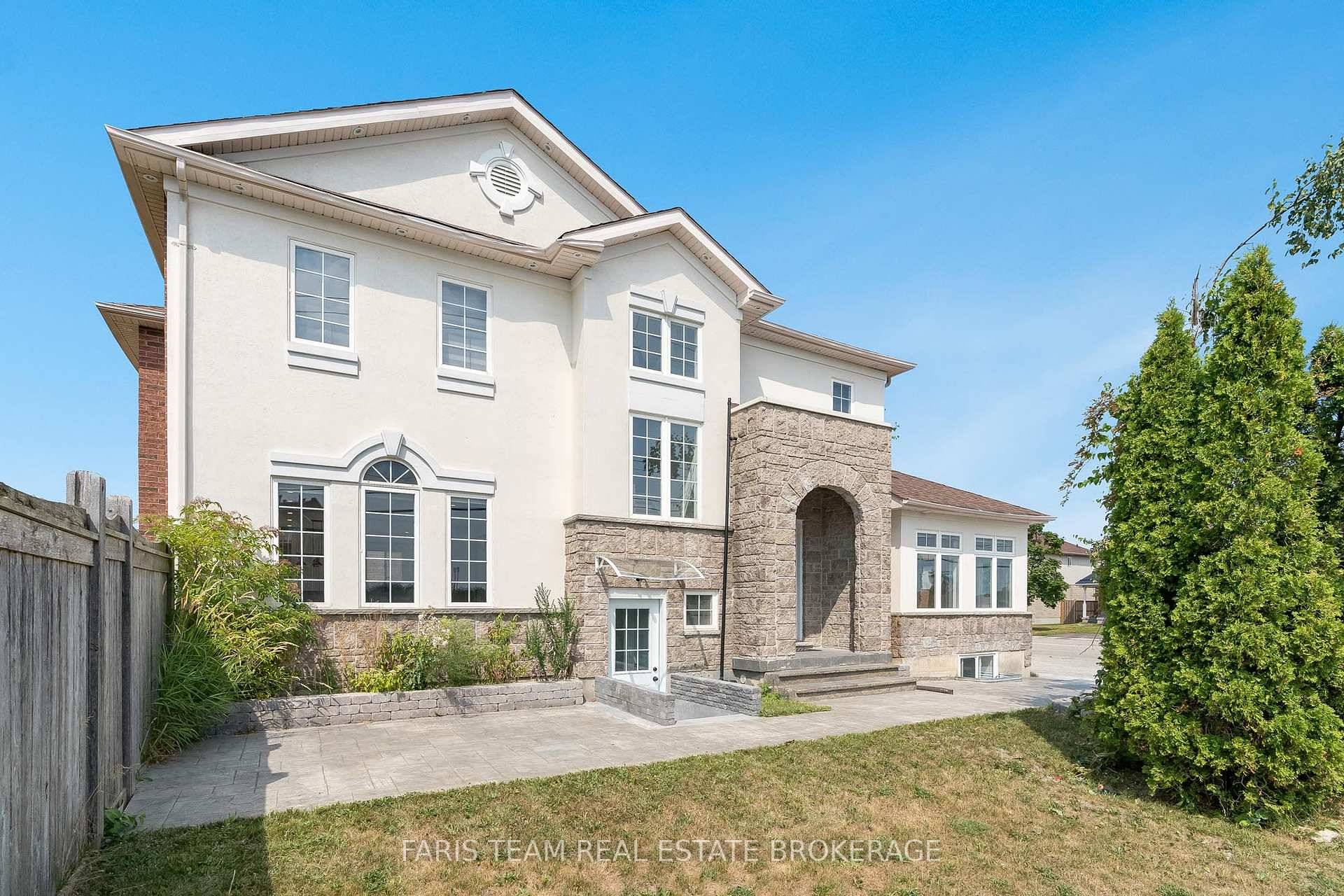 Top 5 Reasons You Will Love This Home 1 This large, legal duplex is ideally situated in the heart of Orillia, offering convenience, walkability, and the rare opportunity to own ...