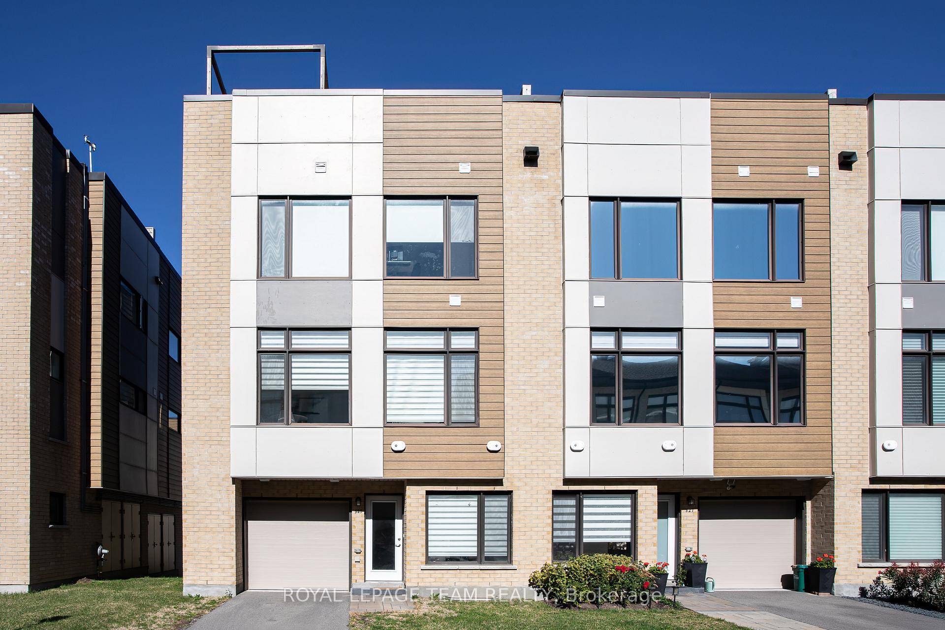 Kickstart the new year in this stunning end unit, boasting a beautiful, private, wraparound rooftop terrace with amazing city views and the perfect vantage point for downtown fireworks.
