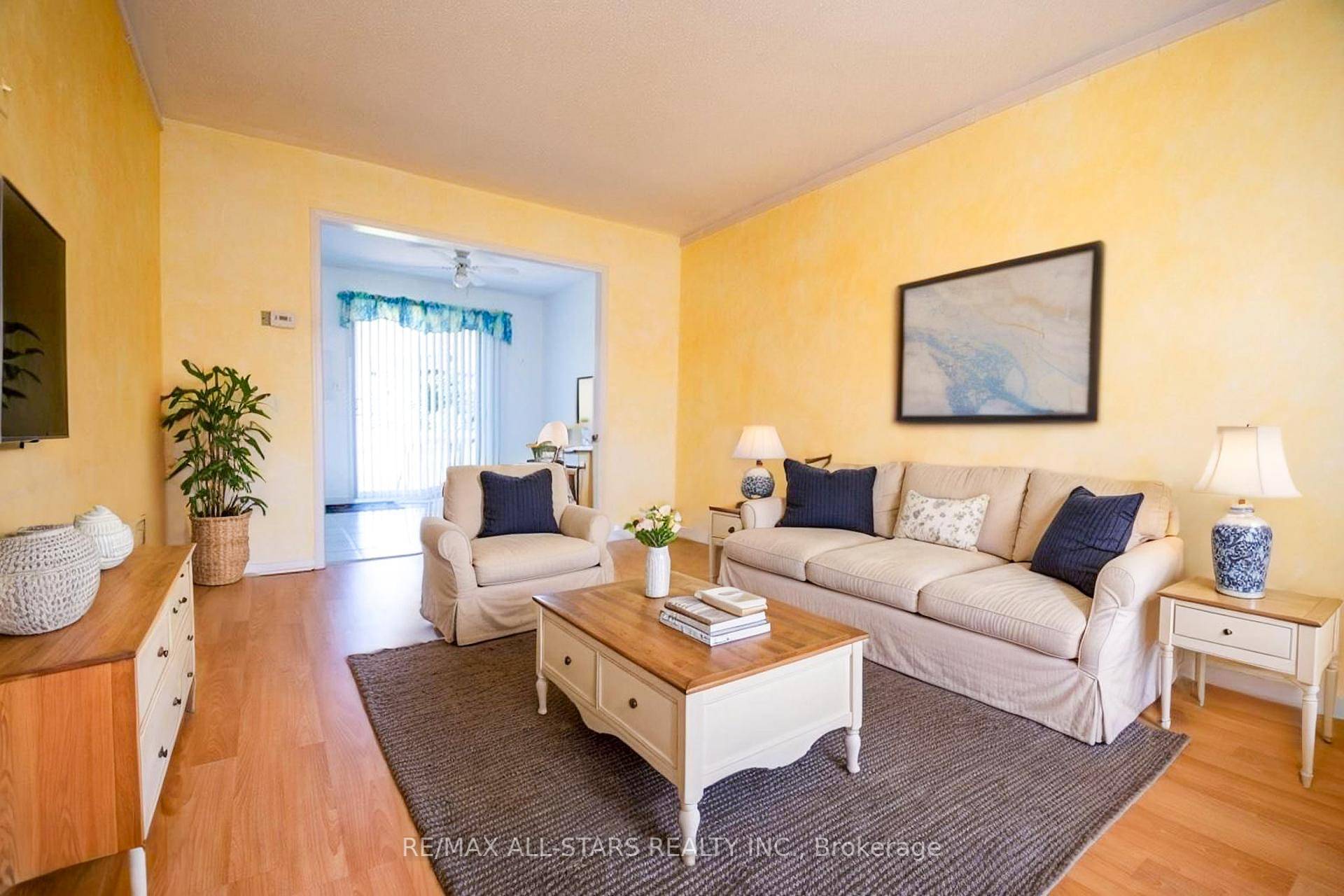 Spacious, 3 1 bedroom 3 bath home in a great location !