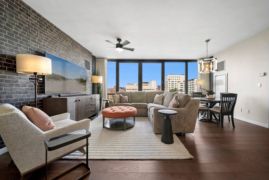 Panoramic River amp ; City Views from a Pristine Upper East Side Residence The Vitré 3 Bedrooms 3 Baths 1, 417 SF High Floor Full Service Condo Move In Ready ...
