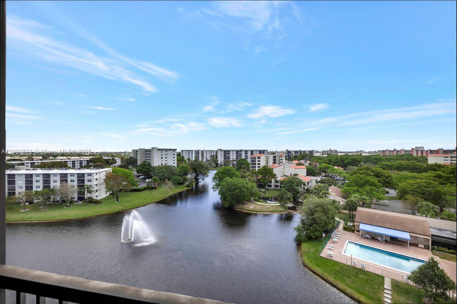 Stunning, fully renovated bright airy 2 BEDROOM DEN 2 Bathrooms condo unit in highly desirable Cypress Bend Enjoy sunrise views from enclosed patio while overlooking the expansive lake amp ; ...