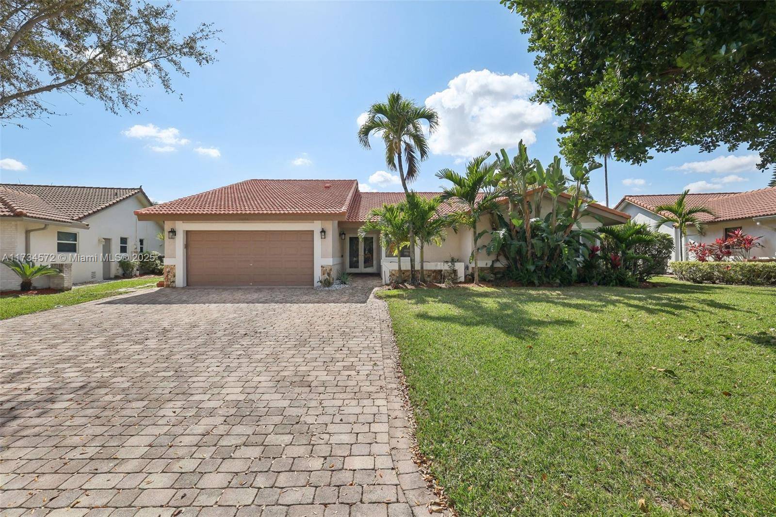 SELLER OFFERING 10, 000 TOWARDS BUYER CLOSING COST with full price offer !