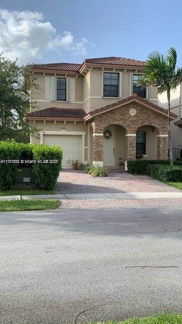 Stunning single family home at Isles of Bayshore, great community, corner home.