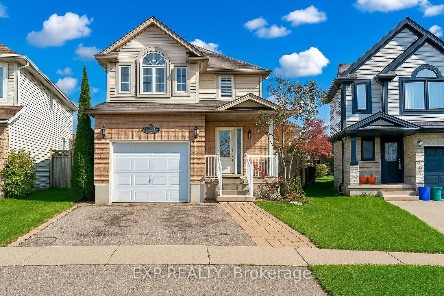 Bright 2 Bedroom, 1 Bathroom Lower Unit in Laurentian Hills Country Hills West Available Sept 1, 2025 !