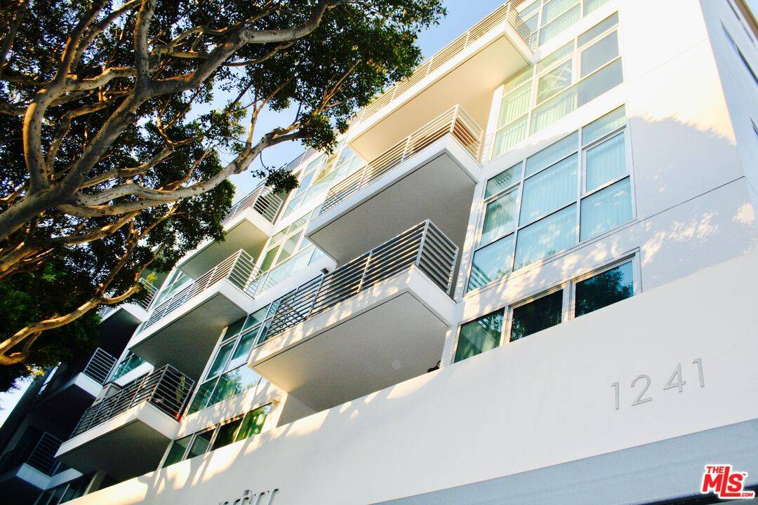 1241 5TH ST 2BR Santa Monica La