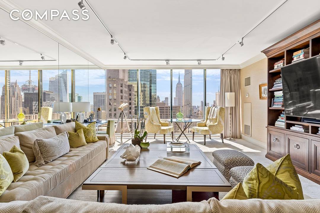 Enjoy stunning, south facing views of the iconic Empire State building and New York City skyline, as well as a fantastic layout in this generously sized 1 bedroom, 1.
