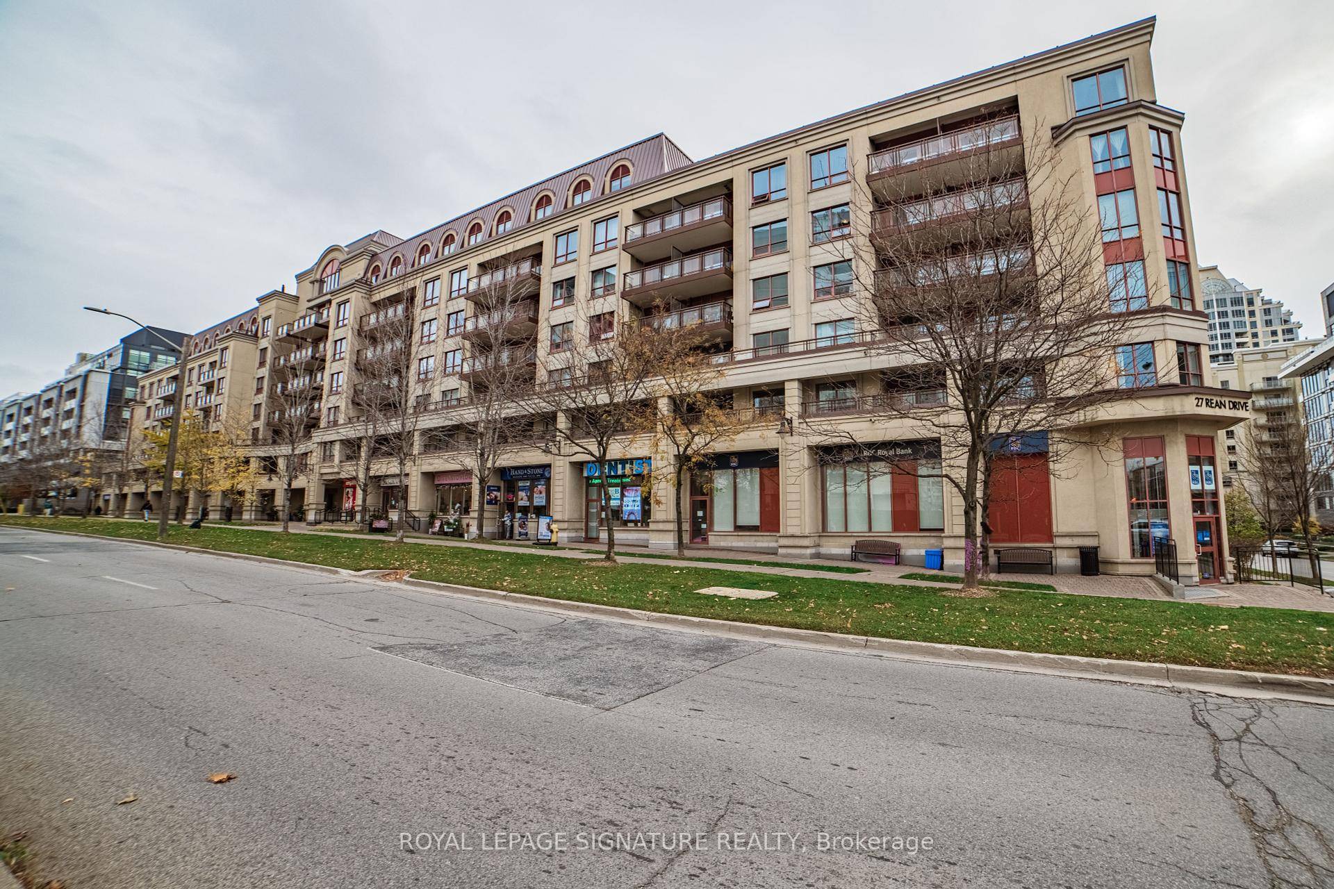 Welcome To Le Merci Boutique Condos In The Heart of Bayview Village !