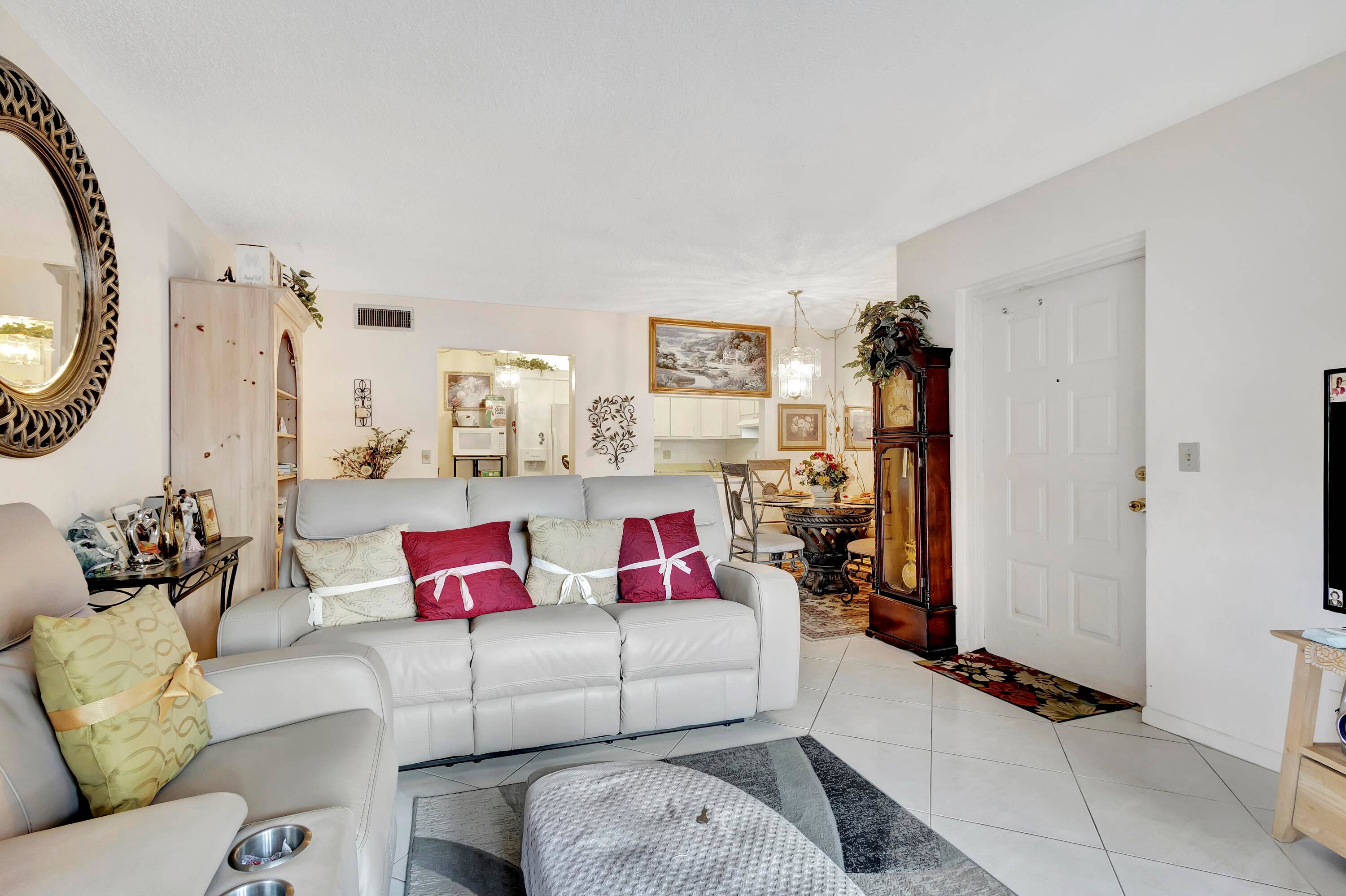 The Palm Club is a fantastic place to call home !