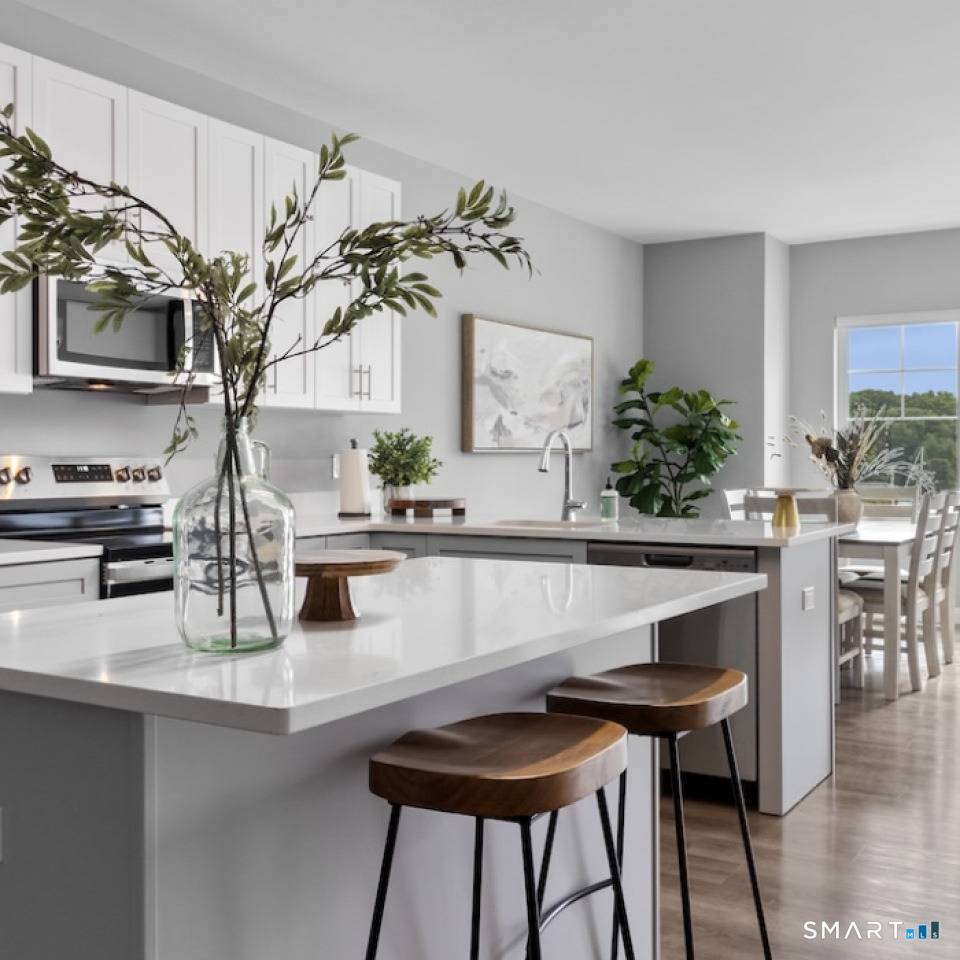 Experience a totally new style of carefree living in a resort like atmosphere on the beautiful Branford River.