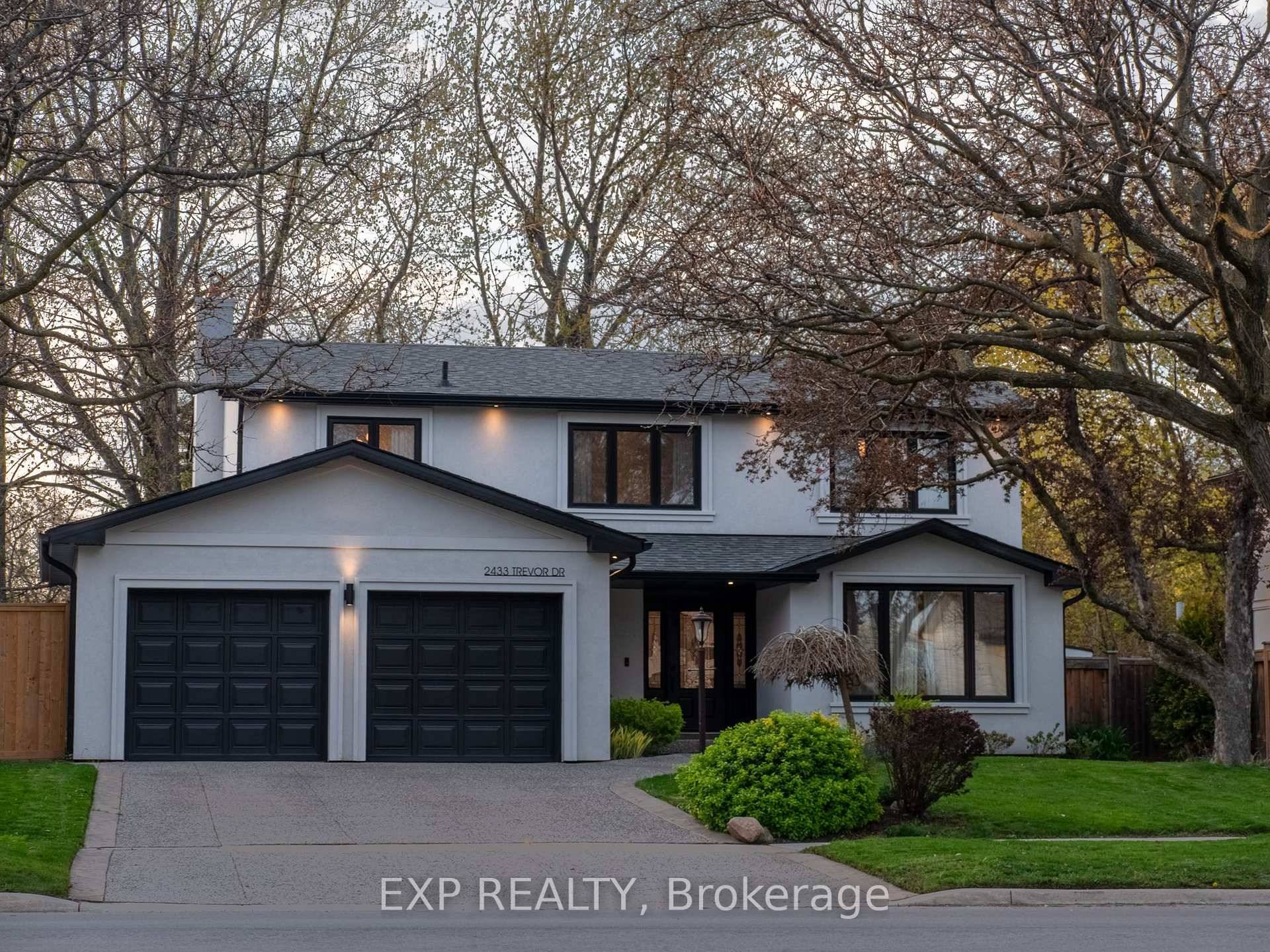 Modern Luxury by the Lake Designers Home in Oakville's Most Coveted Pocket Experience refined living in this fully renovated 4 bedroom, 4 bath with over 3000 sqft of living space, ...
