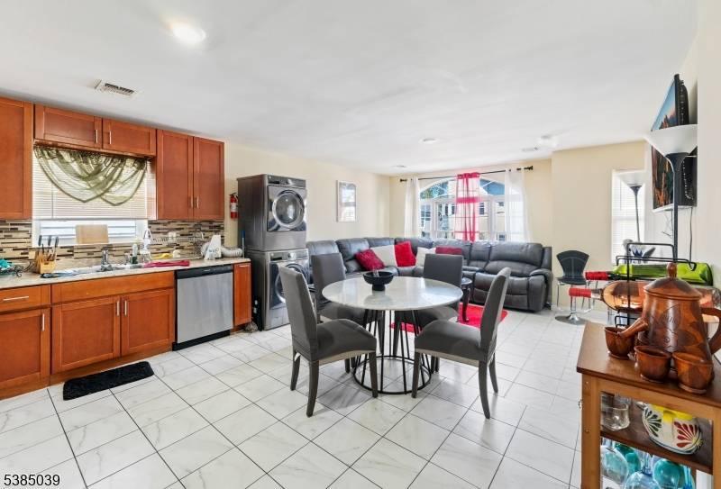 Calling all investors and owner occupants !