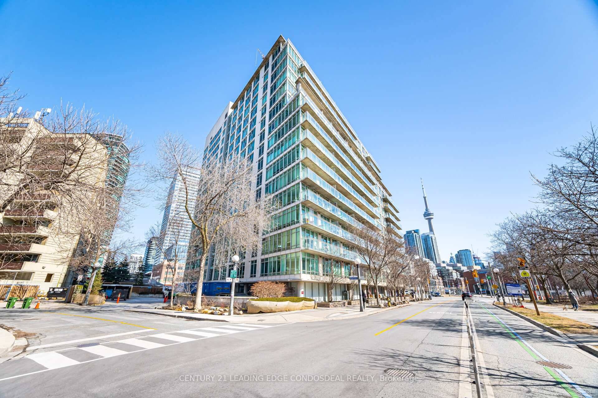 Professionally painted ! Featuring a brand new stove and new carpet, Unit 620 at The Atrium on Queens Quay is a bright and spacious 2 bedroom, 1 bathroom condo in ...