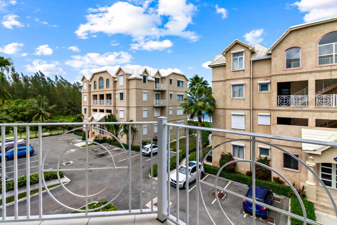 LOVE BEACH WALK Condo New-Providence