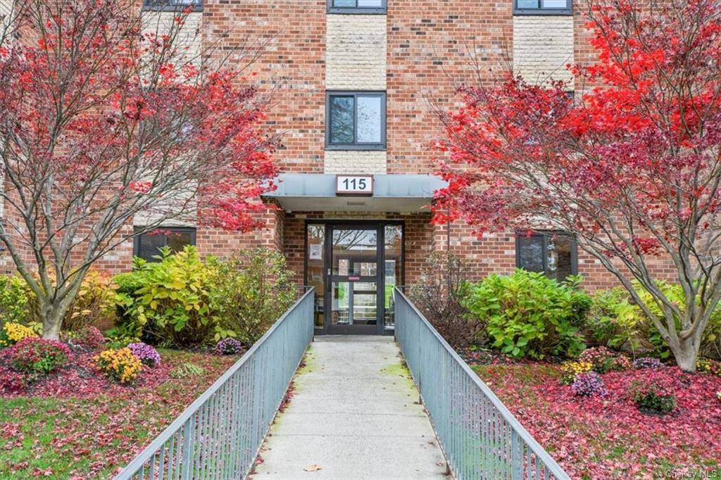 Come see this 1 Bedroom, 1 Bath completely updated unit in desirable Westgate Park.