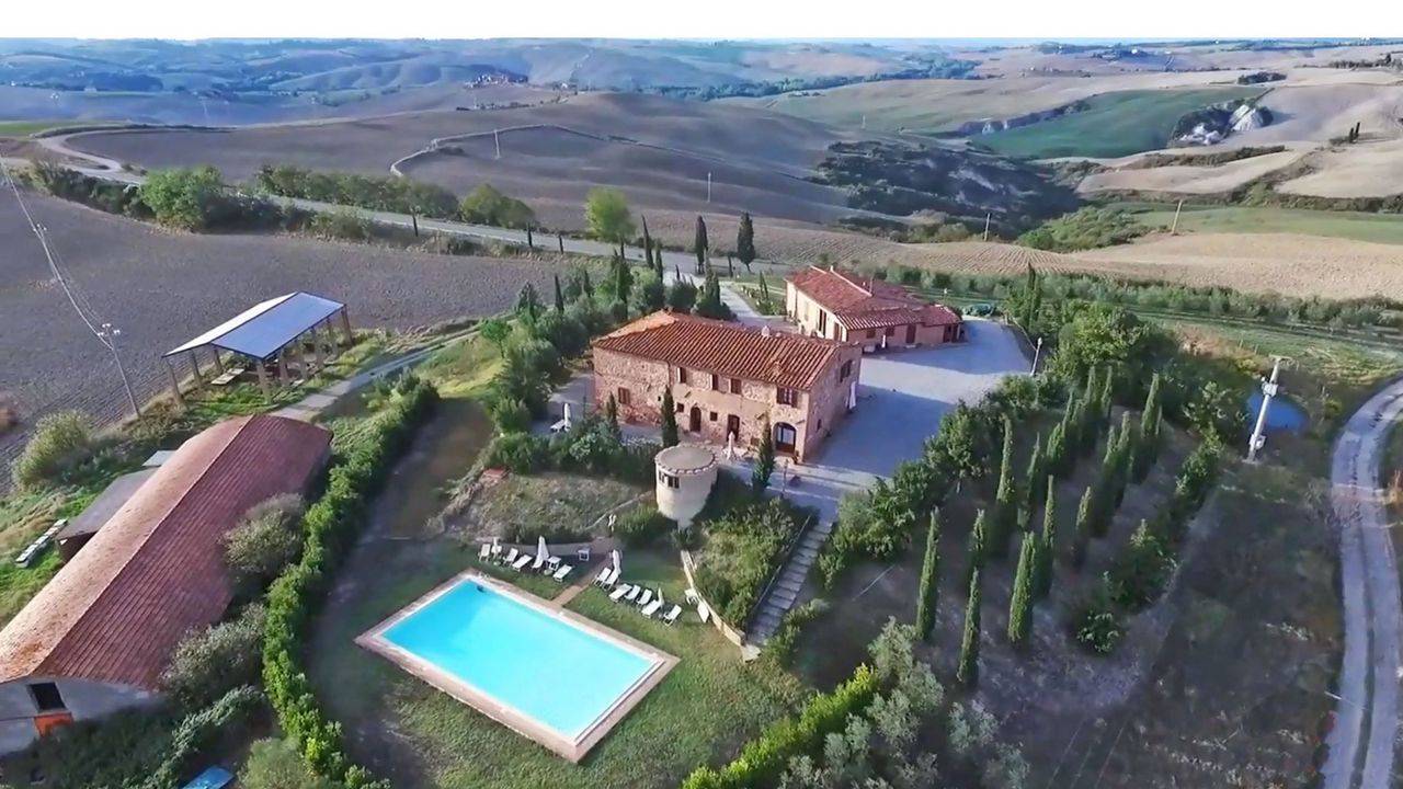 Farm, estate, property to buy in Montalcino, Siena, Tuscany, Italy. Tuscan estate for sale in Montalcino, 40 hectares of land and holiday farm
