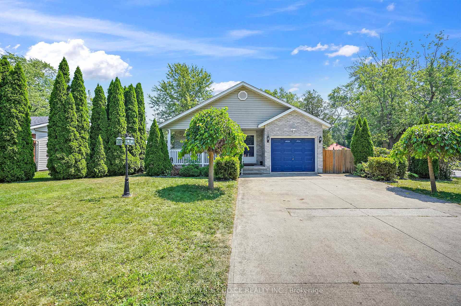 This detached 3 3 bedroom, 2 full bath home offers excellent value for first time buyers or investors.