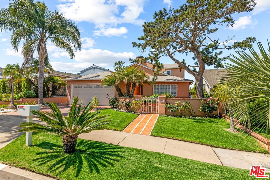 8221 Delgany Ave 4BR La