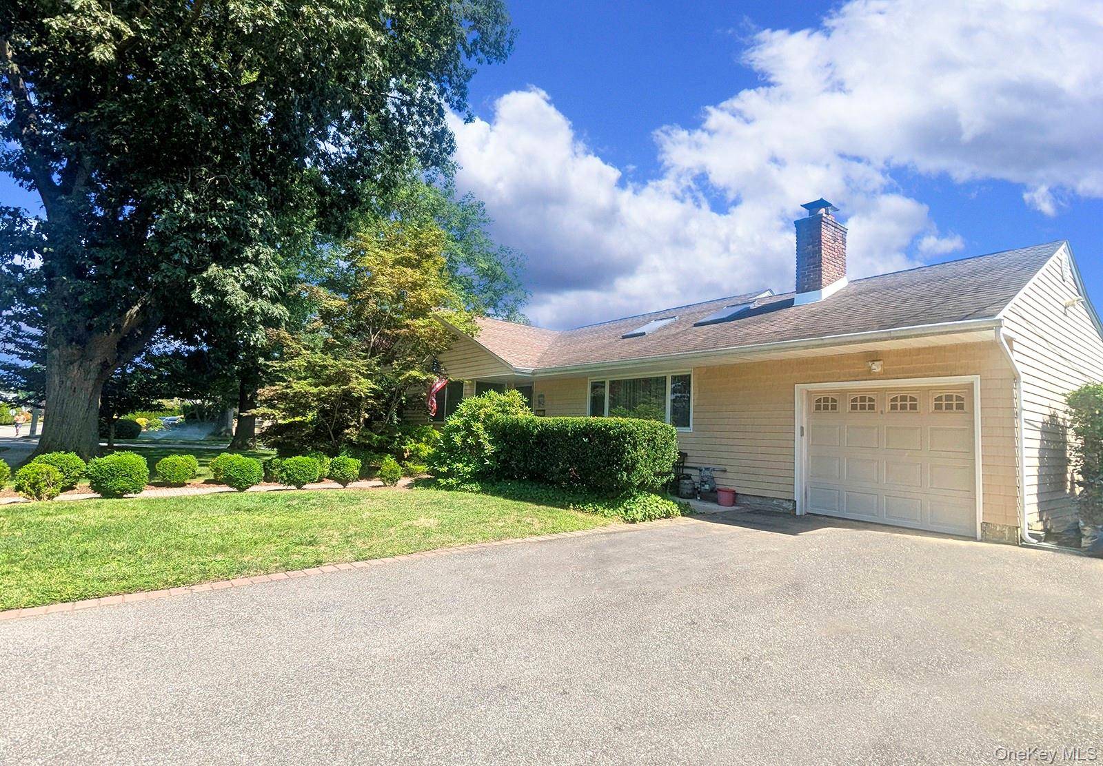 Spacious 3 Bedroom Ranch with Beautiful Garden Views This expansive 3 bedroom, 2.