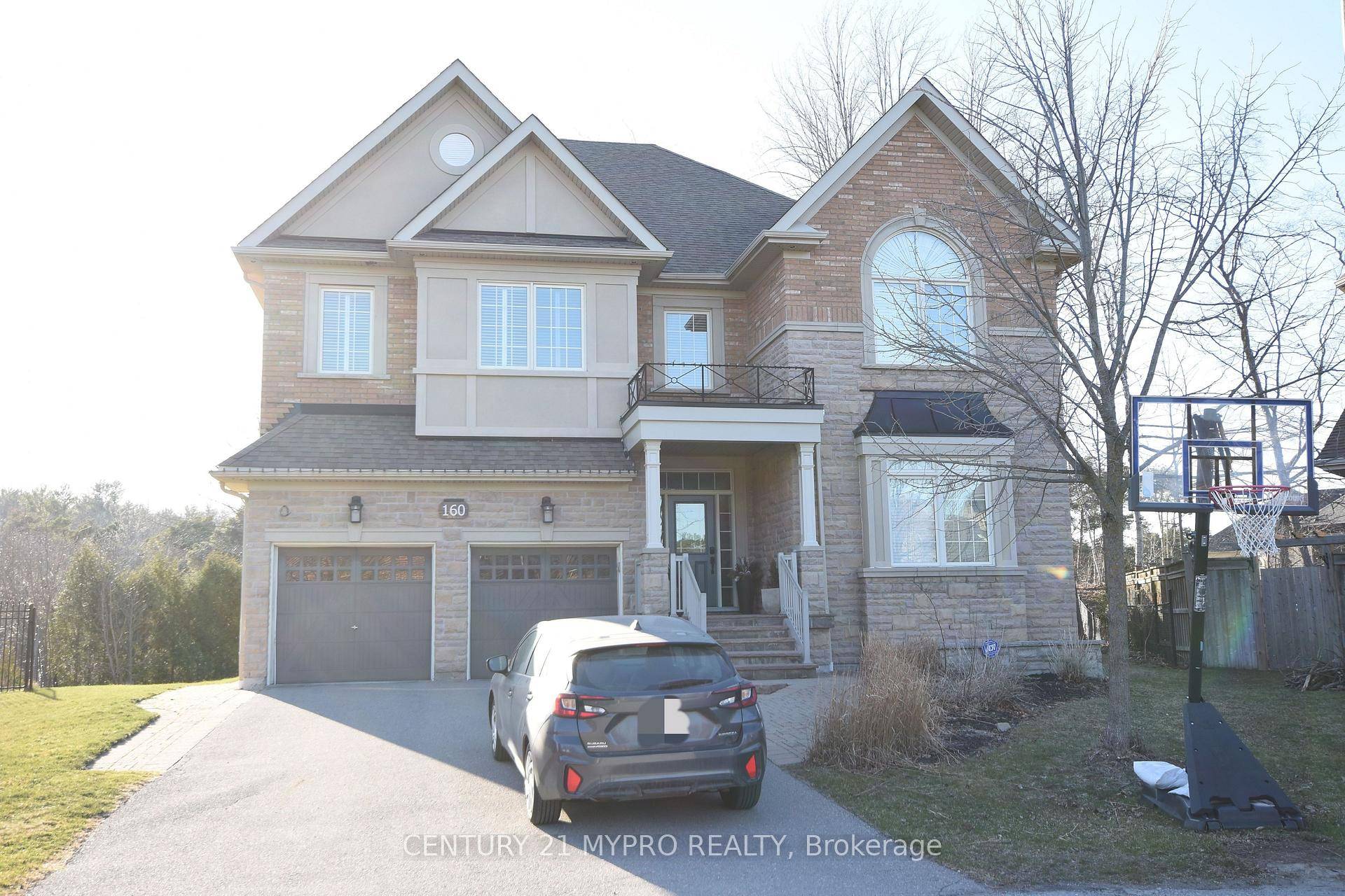 Absolutely Stunning Luxury Home Backing Onto Ravine in Prestigious Aurora Estates !