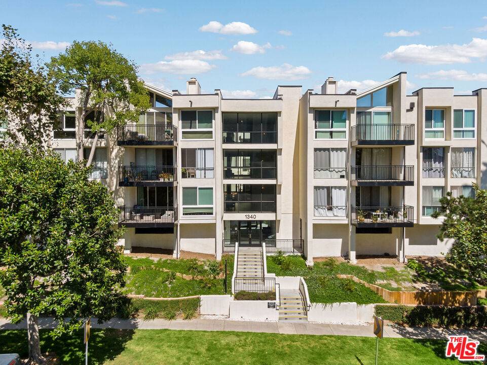 1340 S Beverly Glen Blvd 2BR Westwood La