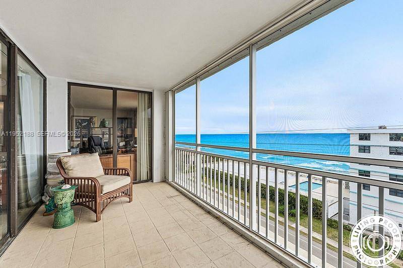 Fantastic Ocean Views, large expansive balcony porch directly across the street from the ocean.