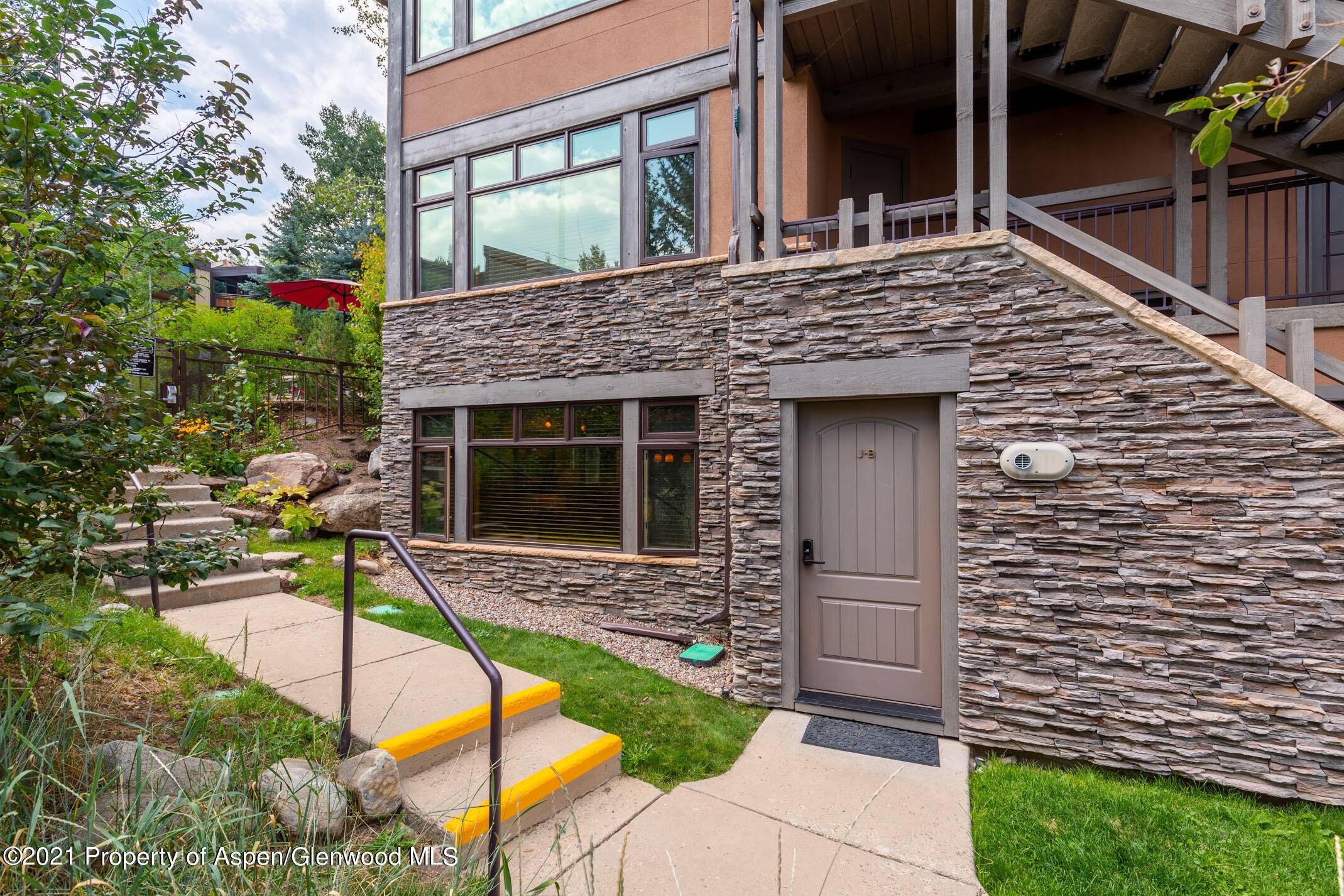 Beautiful two bedroom two bath unit in the heart of Snowmass Village, just steps from Fanny Hill and just above the Mall.