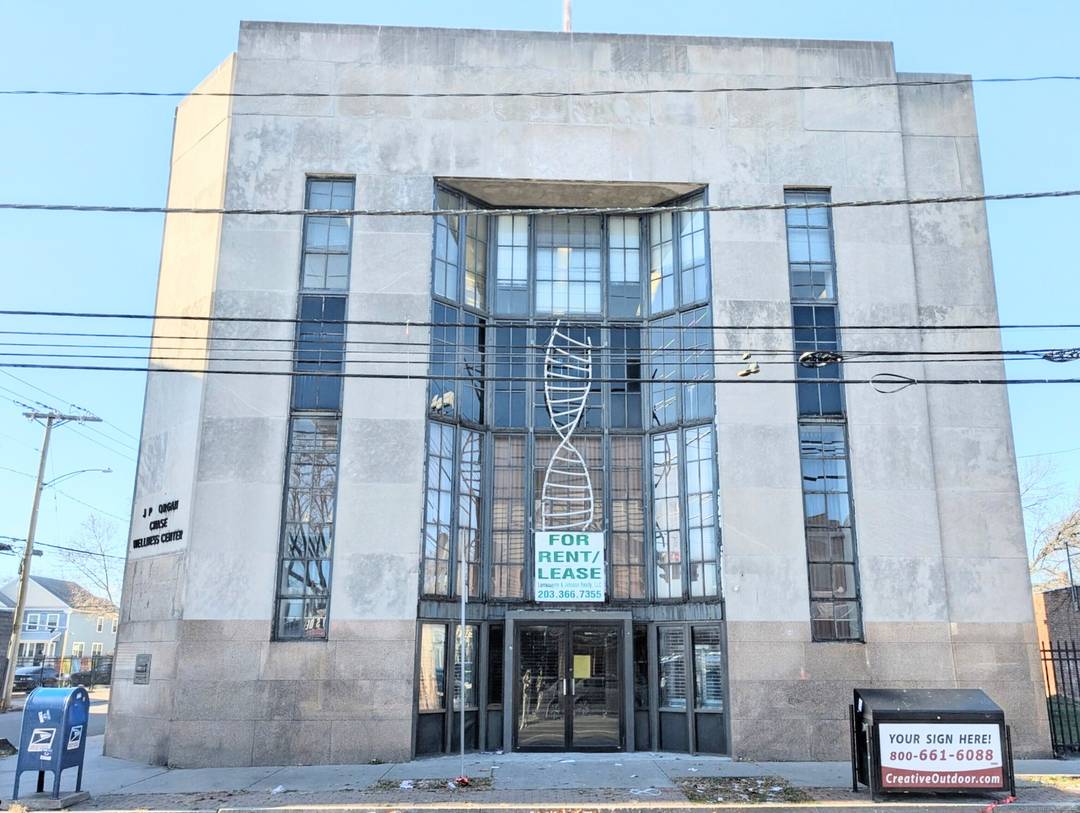 7358 Sq ft Commercial Space for Lease !