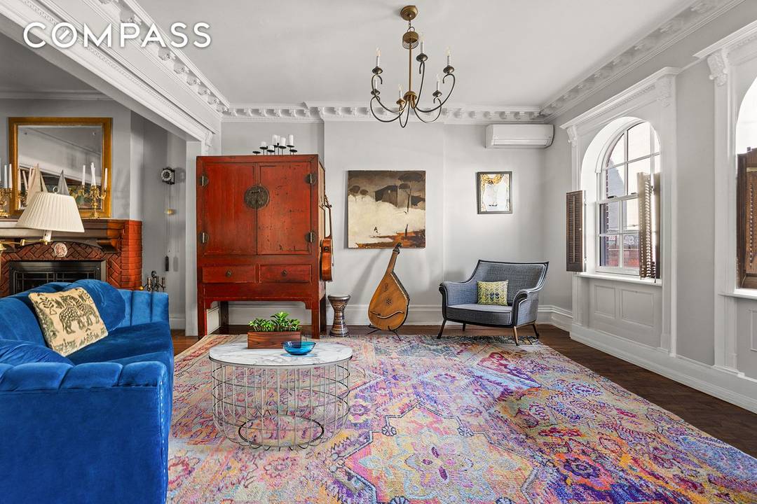 Tucked along the charming, landmarked cul de sac of Chester Court in the heart of Prospect Lefferts Gardens, this elegant three story Tudor Revival townhouse offers timeless architecture and modern ...