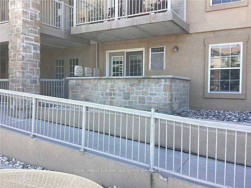 Great ground floor 1 bedroom with Private Balcony, 640 sq.