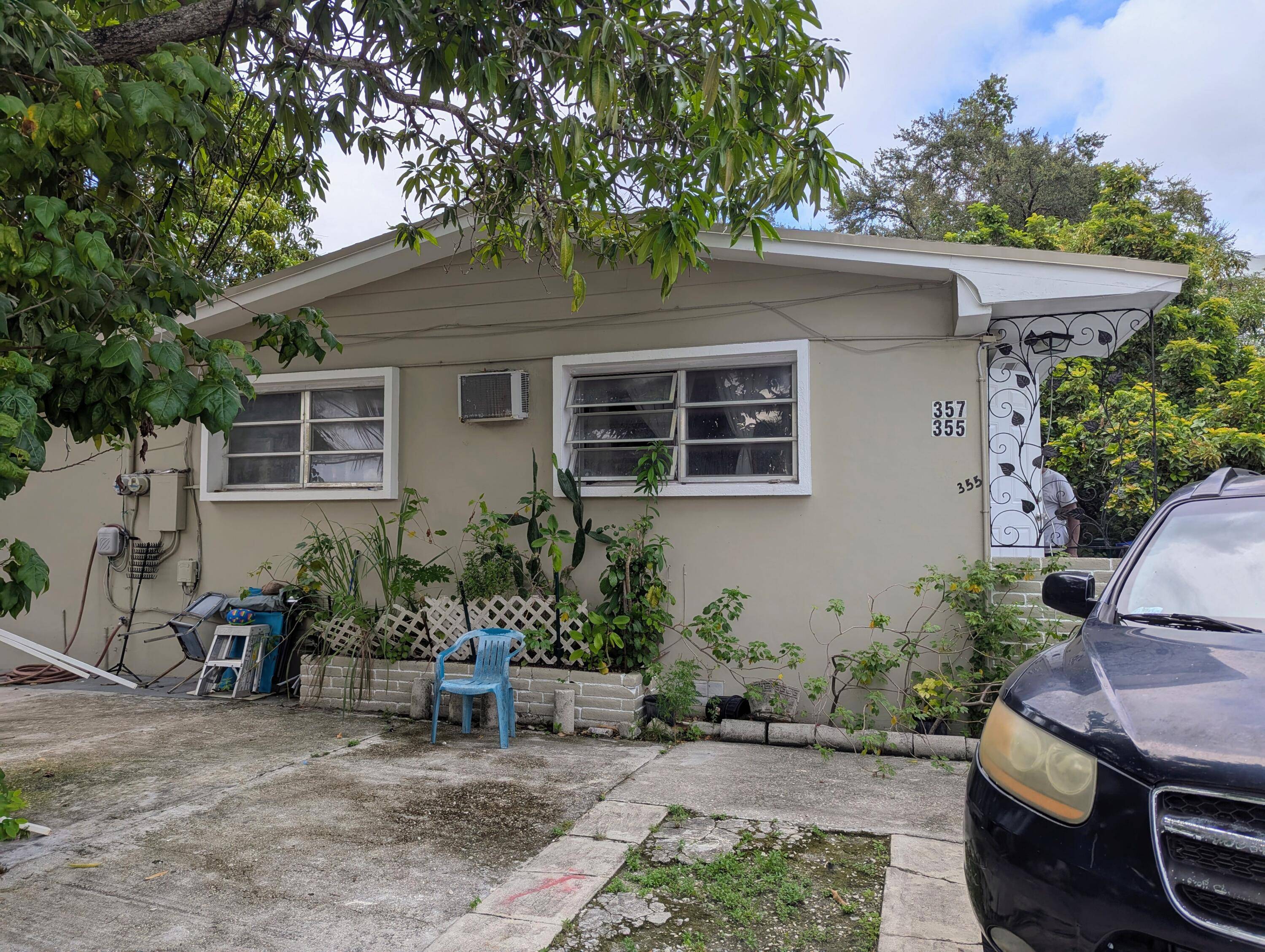 Located in the heart of Miami, the property presents a rare fixer upper duplex opportunity just minutes from the Design District, Wynwood, Midtown, and Downtown.