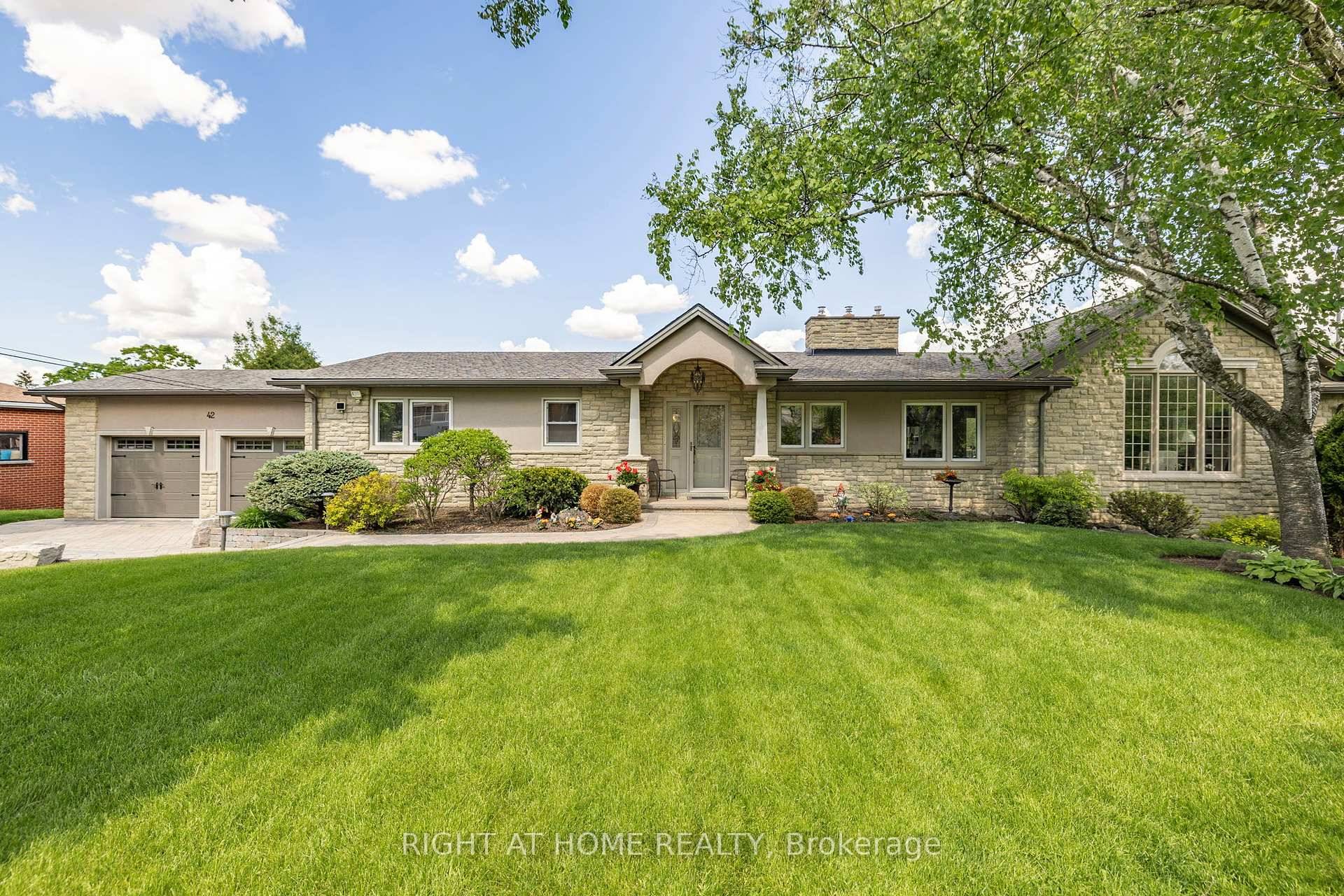 Amazing home and property !