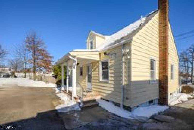 PRIME LOCATION ! Well maintained, spacious professional office filled with natural light and good vibes maximum exposure for your business highways shopping airport NY train main roads are minutes away.