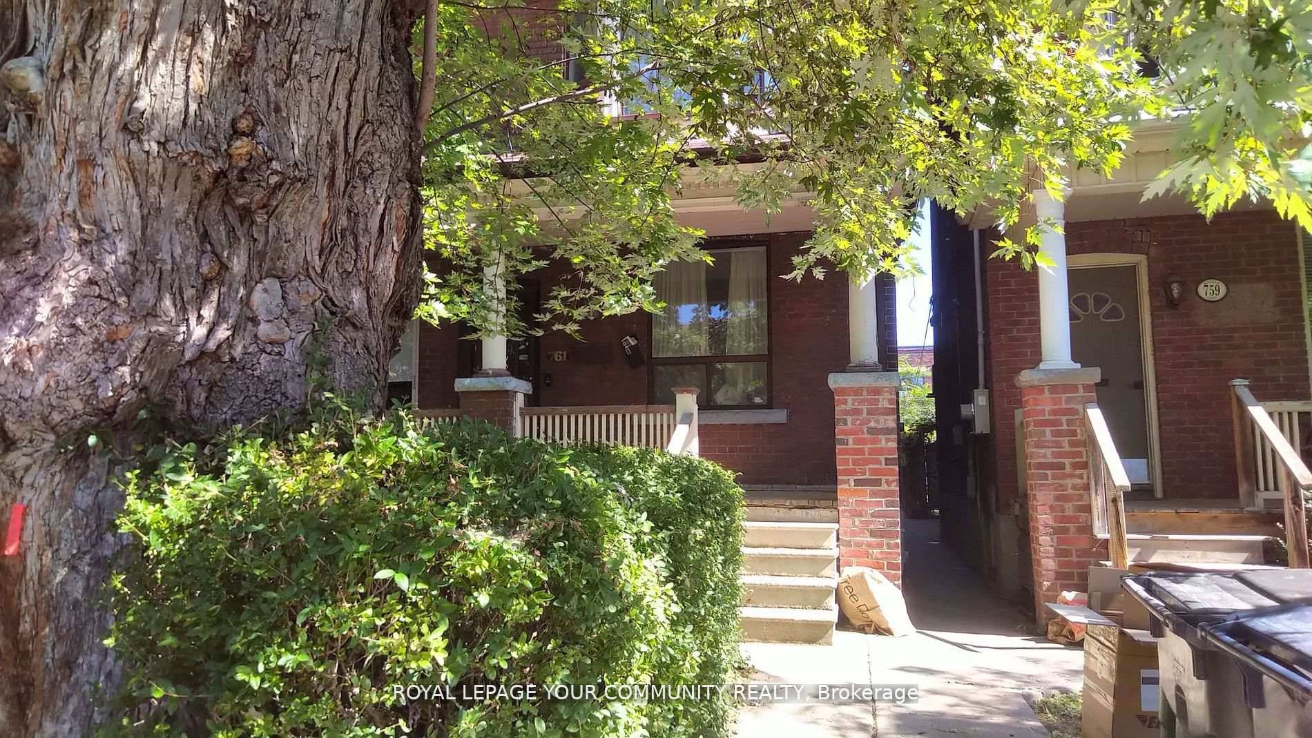 Beautifully Renovated 1 Bedroom Basement Apartment Located in Toronto's Vibrant Annex Neighbourhood.