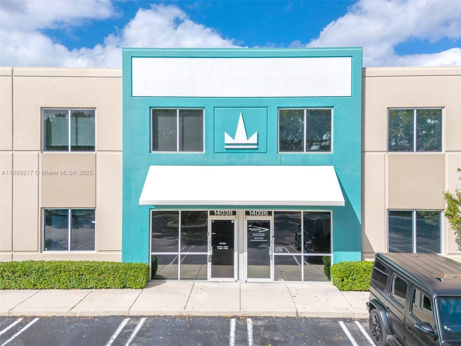 This versatile Office Warehouse features a well designed combination.