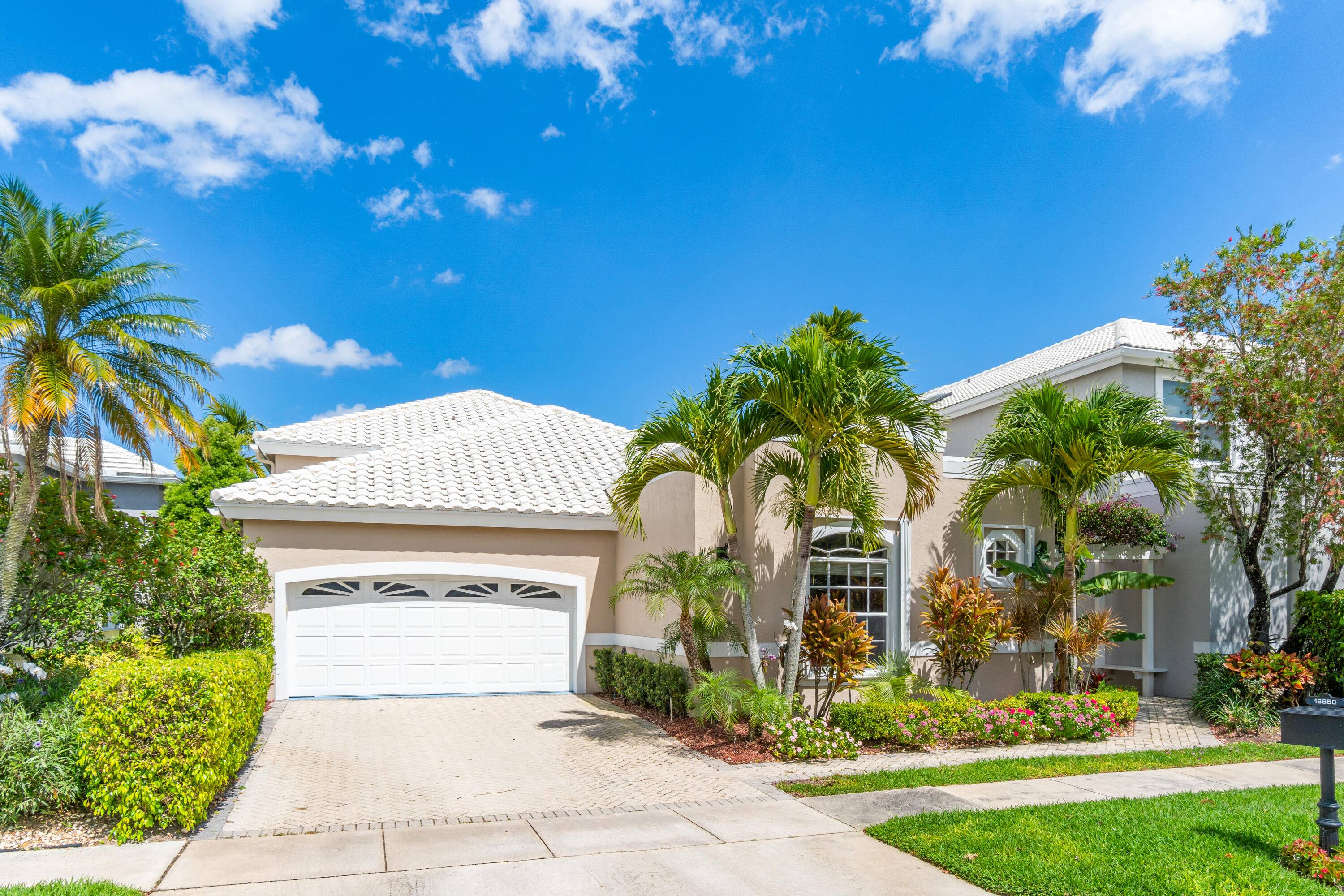 Welcome to your ideal rental home, tailored for family living and entertainment !