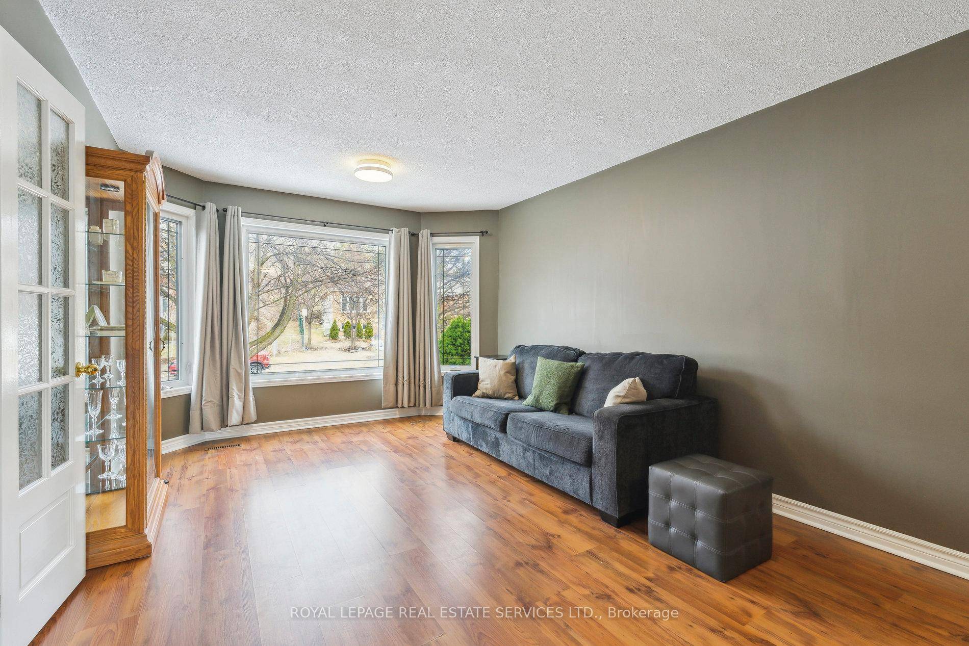 Beautiful amp ; Spacious 3 Bedroom Home with Finished Basement amp ; Workshop !