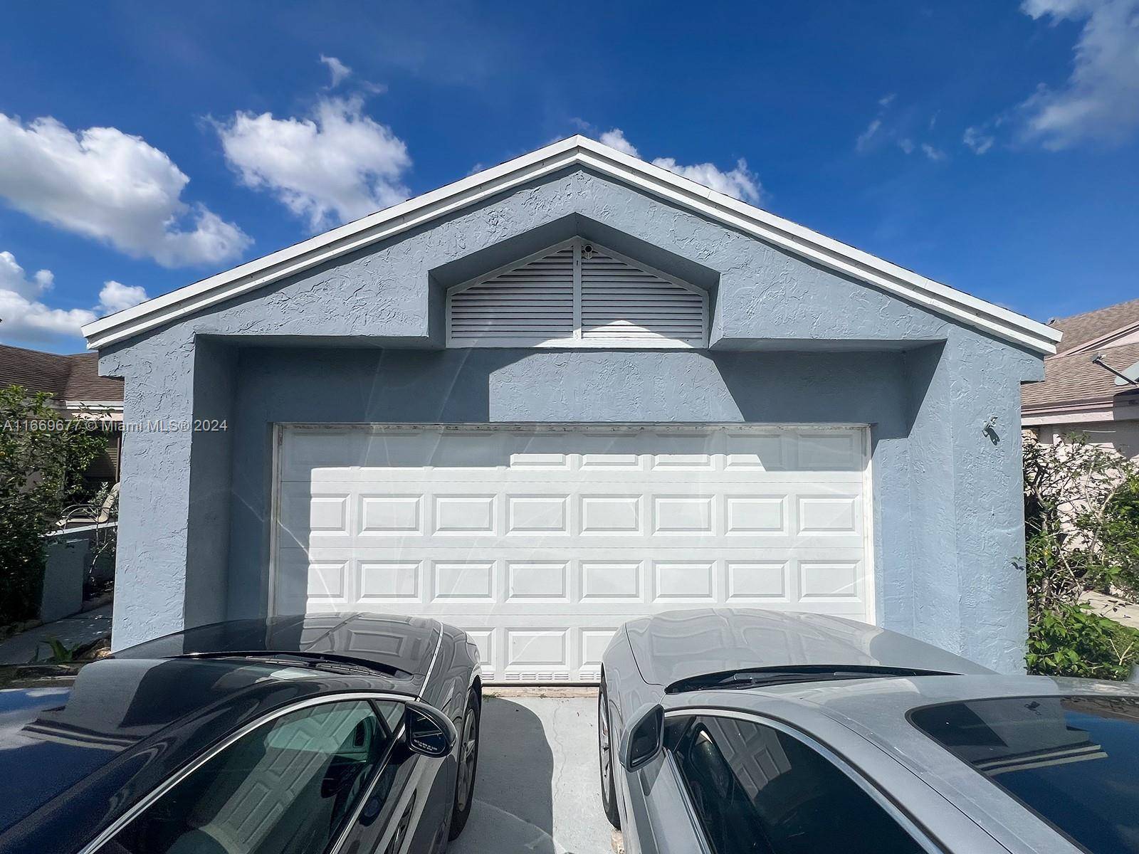 This stunning, move in ready single family home features 3 generously sized bedrooms, 2 bathrooms, and a 2 car garage with additional driveway space for up to 3 more vehicles.