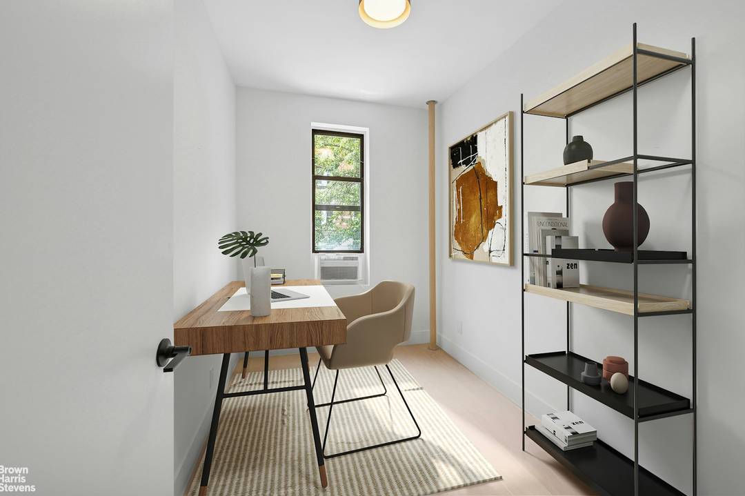 Sponsor Sale Mint Condition Prewar Condo Beauty !