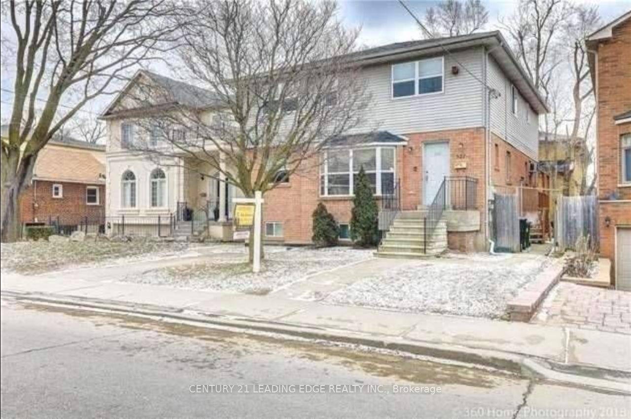 Fantastic Opportunity To Live In The Highly Desired Bathurst And Lawrence Neighbourhood !