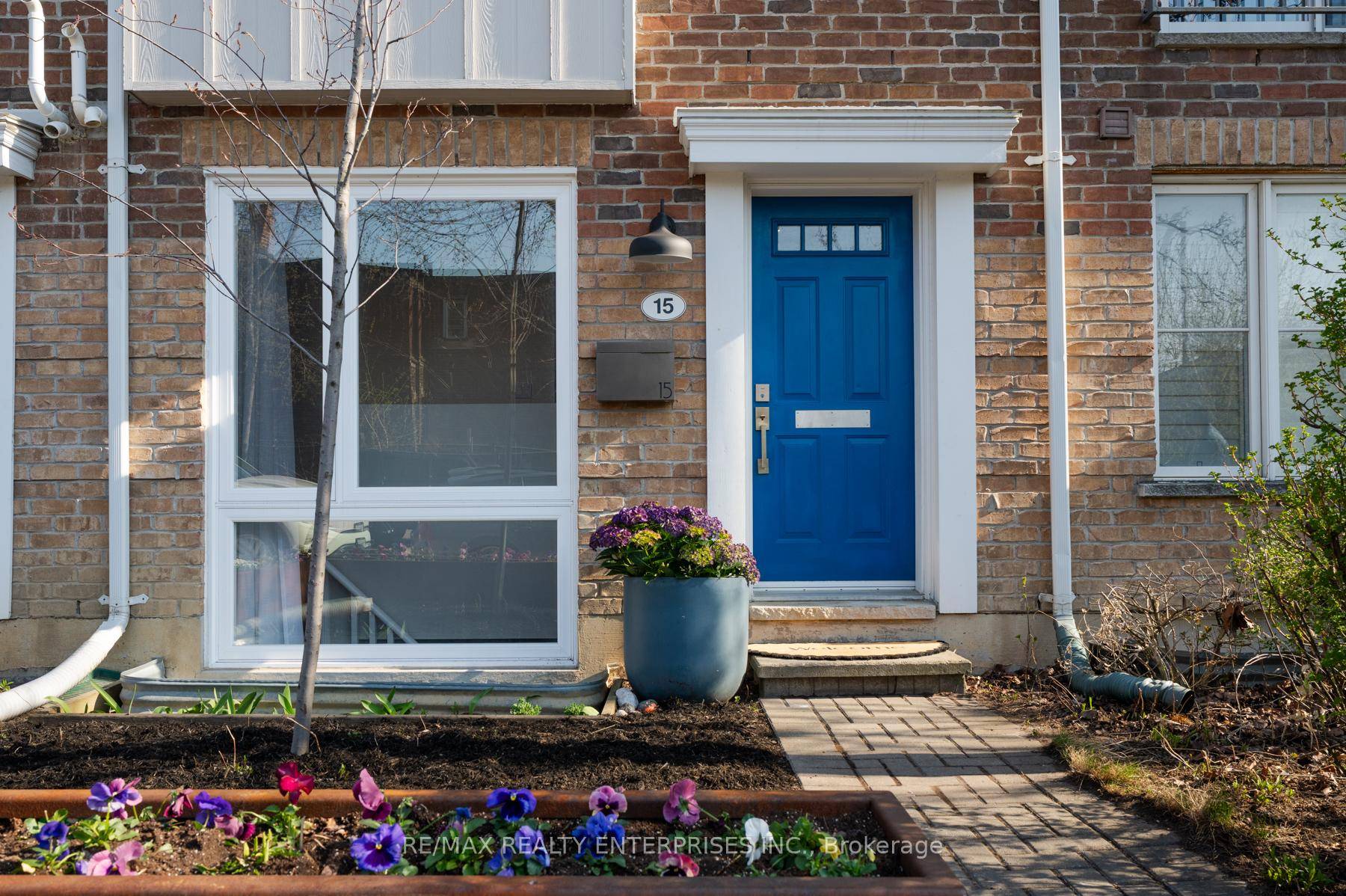 Thoughtful and stylish renovations throughout this charming move in ready freehold home !