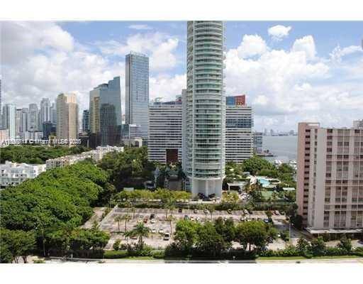 Priced to sell ! ! Capture breathtaking views and elevate your urban lifestyle !