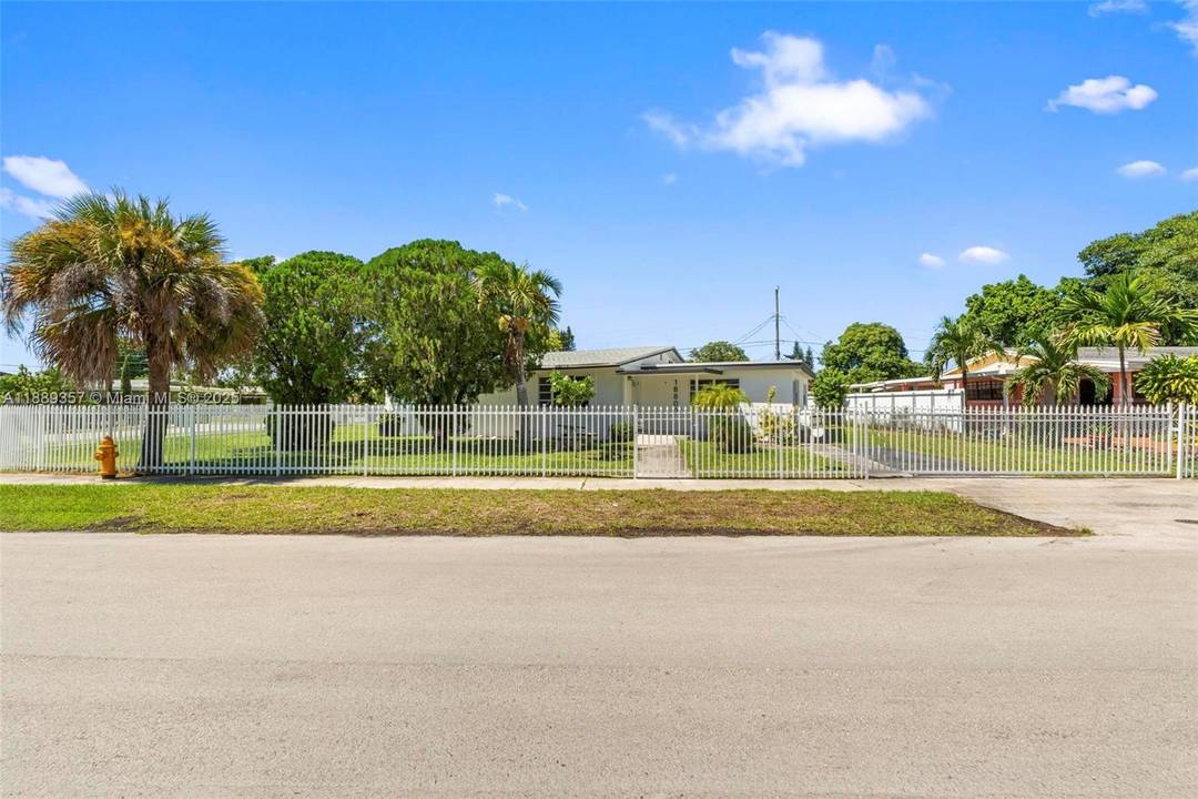 This stunning property is located in the heart of Miami Gardens, ideal for families seeking comfort, space, and a warm, welcoming atmosphere.