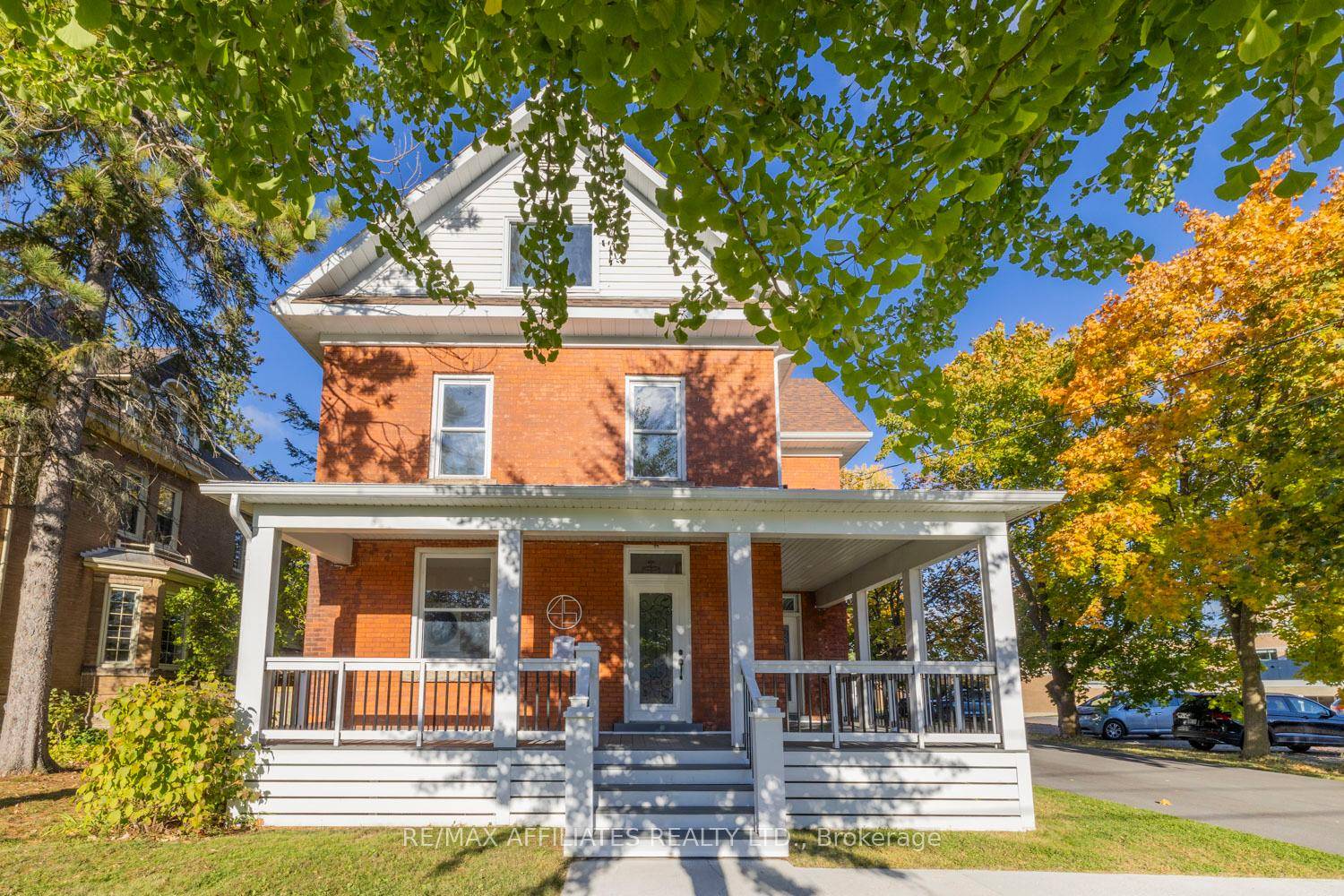 Welcome to a rare opportunity in the heart of historic Perth, just steps away from everything this vibrant community has to offer.