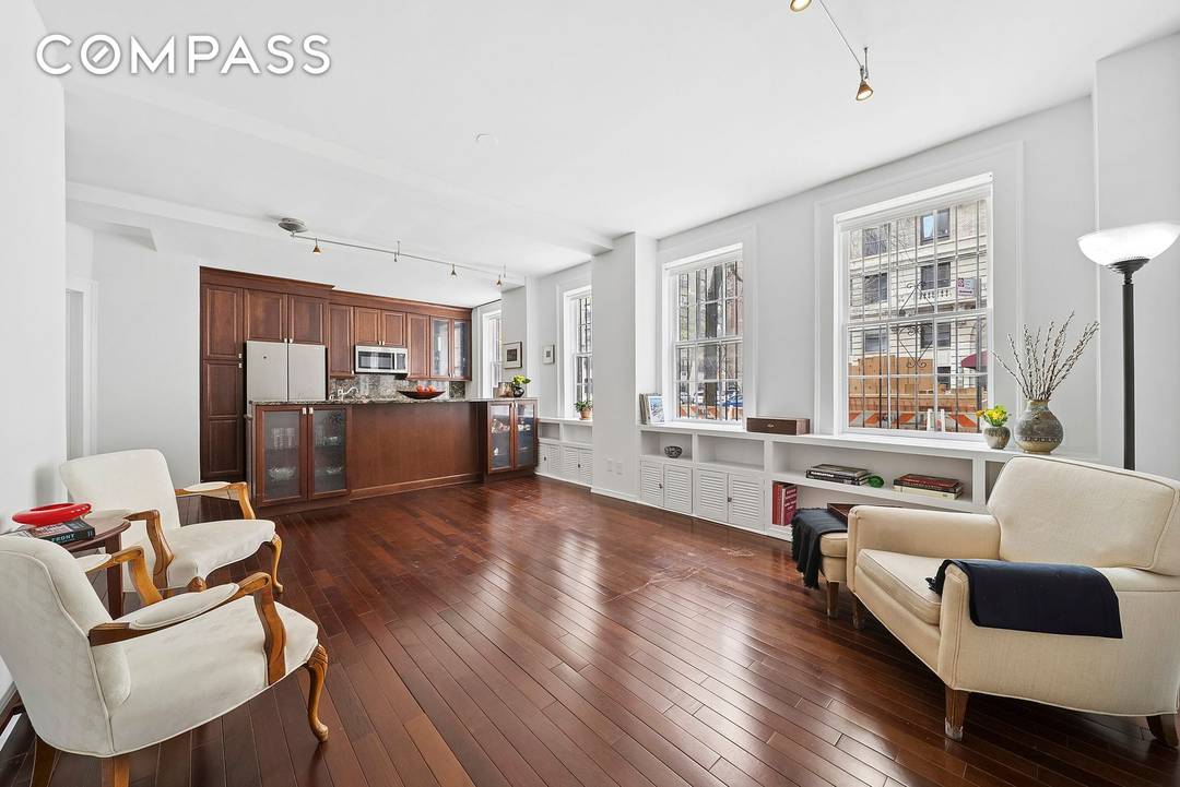 The Crestmont 522 West End Avenue, Apt 1B The Apartment Sunlit and serene, this inviting residence features a prized west facing exposure, with four oversized windows that flood the space ...