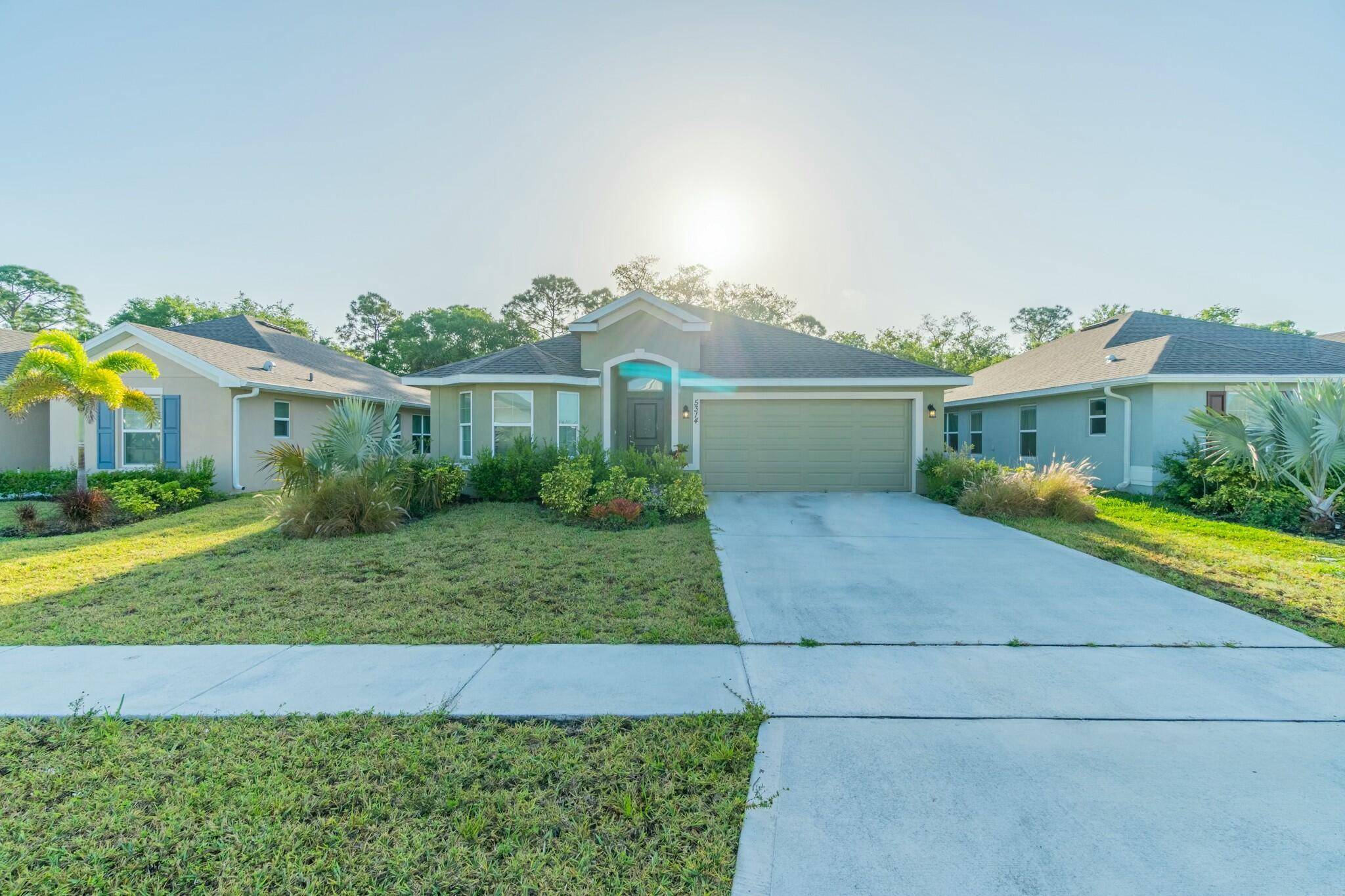 This move in ready home, built in 2022, is like NEW !