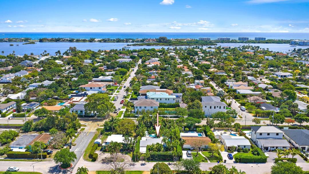 A rare opportunity to lease a private tropical oasis in SoSo, one of West Palm Beach's most sought after and vibrant neighborhoods.