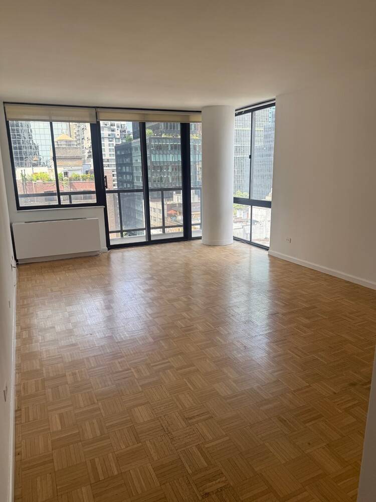 THE BEST ONE BEDROOM IN STERLING PLAZA !
